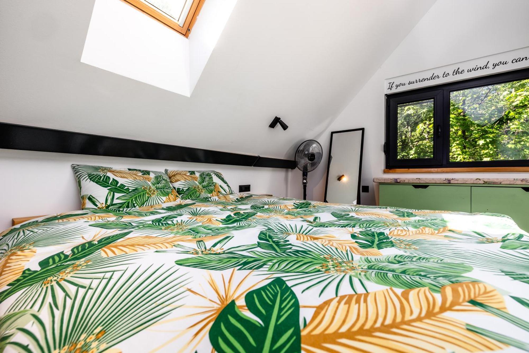 Tree Elements Treehouse Retreat Apartment Slunj Bagian luar foto